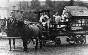 Triebischtal-Garsebach. Festwagen der Müller zum Garsebacher Schul- und Heimatfest (Pferde von Müller), 1956/57, Repro