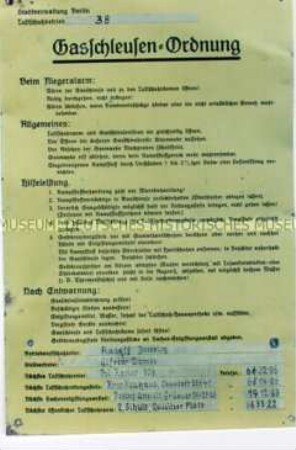 Hinweisschild Gasschleusenordnung für den Luftschutz