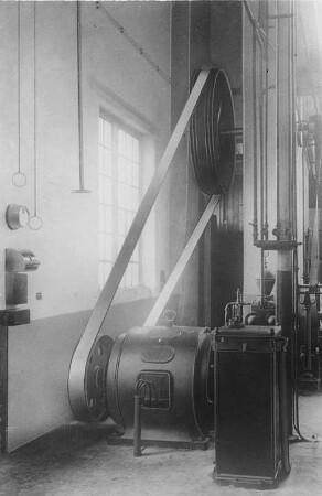 Elektromotorantrieb mit Stahlband : Technikgeschichte | Maschinenbau | Maschinenelemente | Transmissionen, Getriebe