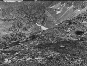 Geröll im Gebirge : Blick auf einen Berghang im Gebirge mit Geröll