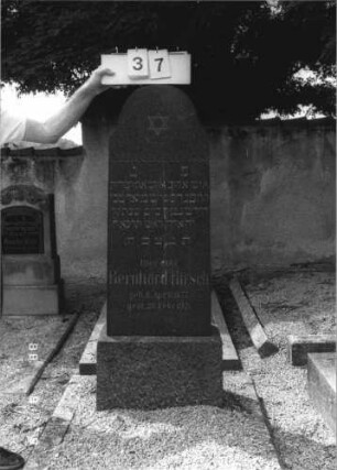 Grabstein 37