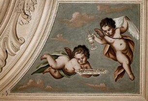 Putti mit Tablett und Kanne