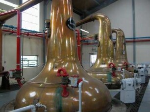 Technische Anlagen in der weltbekannten Whisky-Destillerie Glenfiddich in Dufftown, schottisches Hochland