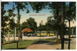 Hellerau. Haltestelle mit Straßenbahn