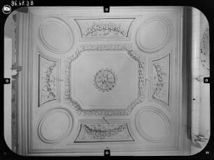 Eisenberg. Schloß Christiansburg (1677-1692; C. W. Gundermann). Decke
