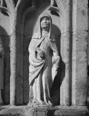 Grabmal des Erzbischofs Engelbert III. von der Mark — Pleurant (weibliche Klagefigur mit Schleier)