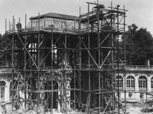 Dresden. Zwinger. Wallpavillon (eingerüstet), Wiederaufbau
