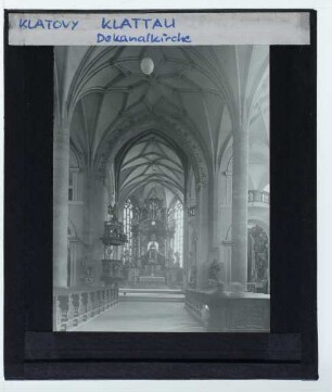 Klattau, Dekanatskirche Mariä Geburt : Innenansicht, Blick nach O