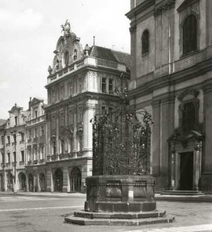 Hradec Králové. Brunnen auf dem Marktplatz