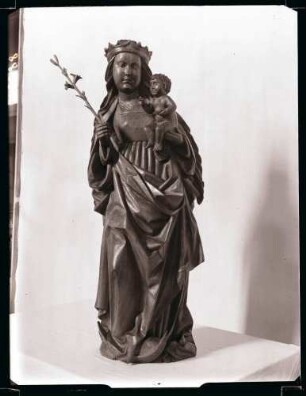 evangelische Stadtkirche; Plastik vom Hochaltar, Muttergottes nach der Restaurierung