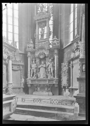 Epitaph von Graf Michael III. von Wertheim mit Gräfin Katharina von Stolberg und Graf Philipp II. von Eberstein (Ebersteinsches Epitaph)