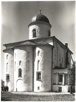 Nowgorod (Weliki Nowgorod), Russland. Nikolaikirche auf dem Jaroslawhof (Nikolai Dworistsche; 1113). Ansicht von Osten