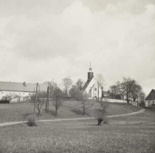 Liebenau. Ansicht mit Kirche von Westen