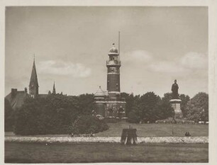 Kiel-Holtenau - Leuchtturm und Kaiser Wilhelm I.-Denkmal