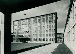 Geschäftshäuser Sachse & Heinzelmann, Stern und Knoop, Arbeitsamt, Kaufhaus Magis, Nordwestbank, Landeszentralbank, Wohnungsbauten, 1949-1952