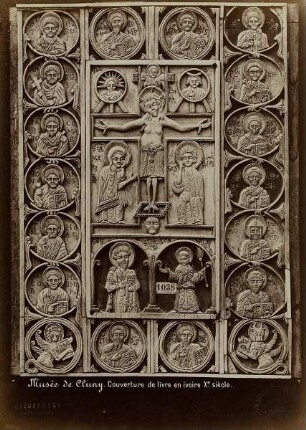 Musée de Cluny. Couverture de livre en ivoire, X.e siècle.