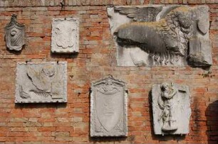 Venedig - Auf der Insel Torcello : Lapidarium des Museums mit Fundstücken aus der Geschichte der kleinen Insel Torcello in der Lagune von Venedig, aufgenommen 2007