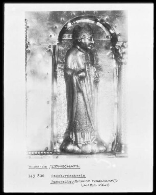 Godehardschrein — Fußseite mit drei Bischöfen, Bernward, Godehard und Innocenz II. — Bischof Bernward