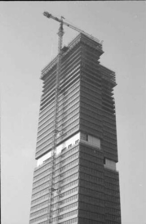 Frankfurt: Hochhaus im Rohbau