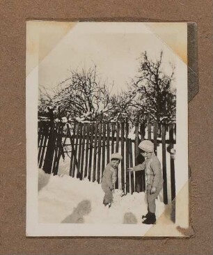 Christiane Zimmers Söhne Clemens und Andreas im Schnee