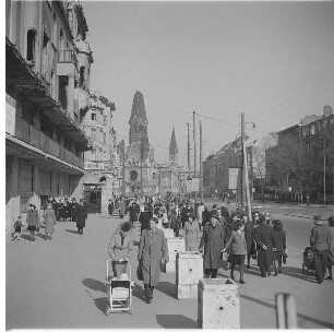 Berlin. Kurfürstendamm, Blick zur Kaiser-Wilhelm-Gedächtnis-Kirche