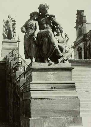 Der Abend : Dresden. Der Abend, Skulptur an der Freitreppe vom Schloßplatz zur Brühlschen Terrasse