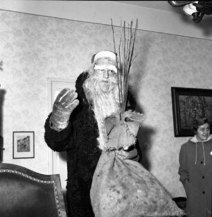 Büdingen. Porträt des Nikolauses, aufgenommen in einer Wohnung