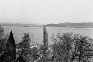 See : Blick über einen See.