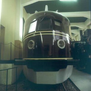 Nürnberg. Verkehrsmuseum. Schnelltriebwagen "Fliegender Hamburger"