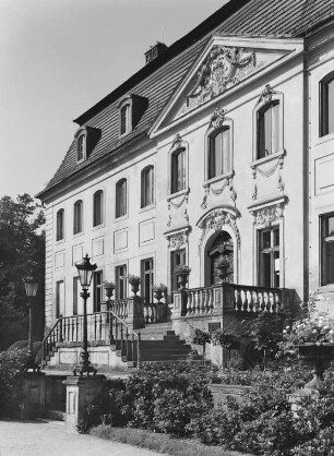 Schloß Branitz : Cottbus-Branitz. Schloß Branitz (Museum und Carl-Blechen-Gedenkstätte; 1772, 1846; Fürst Hermann von Pückler-Muskau)