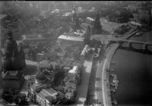 Dresden, u.a. Frauenkirche, Hofkirche, Residenzschloß, Theaterplatz, Opernhaus, Zwinger, Elbbrücke