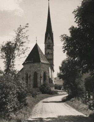 Tirol. Österreich. Kirche bei Zirl im Inntal
