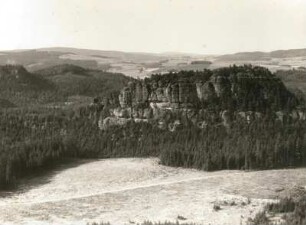 Elbsandsteingebirge. Lorenzstein (375m) vom Hinteren Raubschloß aus nach Norden