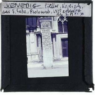 Venedig, Markusdom : Pfeiler vor Markusdom