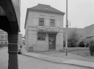 Wohn- und Geschäftshaus