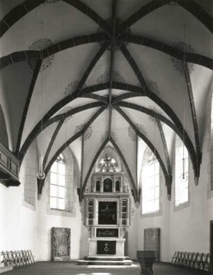 Rötha. Stadtkirche Sankt Georg. Chor gegen den Altar