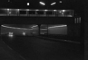 Berlin: Stadtautobahn; Tunneleinfahrt; Nacht