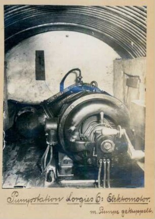 Foto des Elektromotors der "Pumpstation Lorgies 6" nördlich von La Bassée