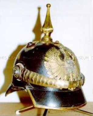 Uniform der Schutzmannschaft, Helm
