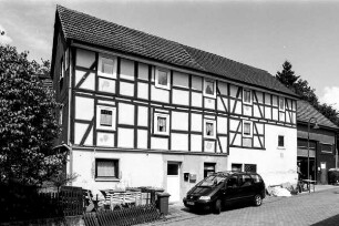 Wohnhaus (ehem. Einhaus, Fachwerk); Vöhl, Friedhofsweg 5