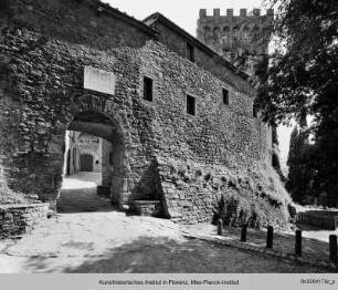 Castello di Gargonza, Monte San Savino