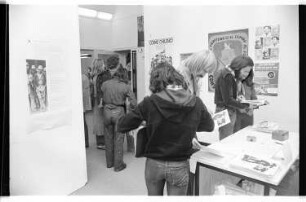 Kleinbildnegativ: "100 chilenische Plakate", nGbK, 1976