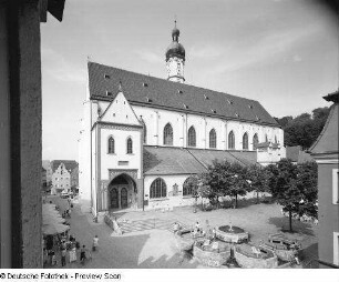 Landsberg am Lech. Stadtpfarrkirche Mariä Himmelfahrt. Außenansicht