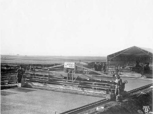 Betonfahrbahndecke Echterdingen - Plieningen Einbauen und Verdichten der Betondecke
