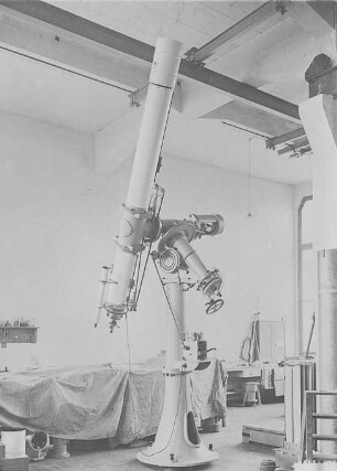 200 mm-Refraktor in parallaktischer Aufstellung, Zeiss : Technikgeschichte | Physik | Optik | Astronomische Instrumente