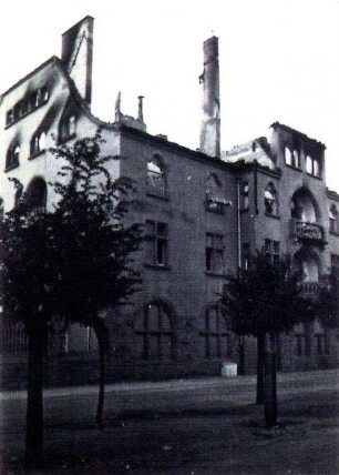 Zerstörungen Zweiter Weltkrieg. Kriegsstraße