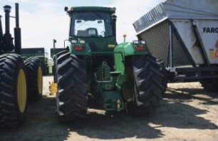 Fotografie: Traktor, Fahrwerk, Zwillingsreifen