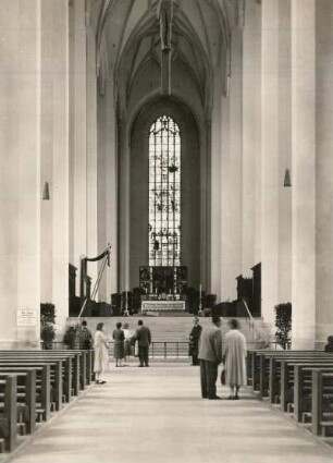 München, Frauenkirche, Inneres, Blick durch das Mittelschiff nach Osten