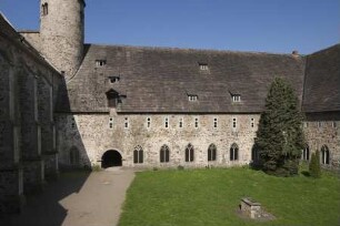 Ehemaliges Kanonissenstift Sankt Petrus — Kreuzgang