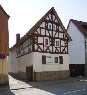 Heuchelheim, Gießener Straße 7